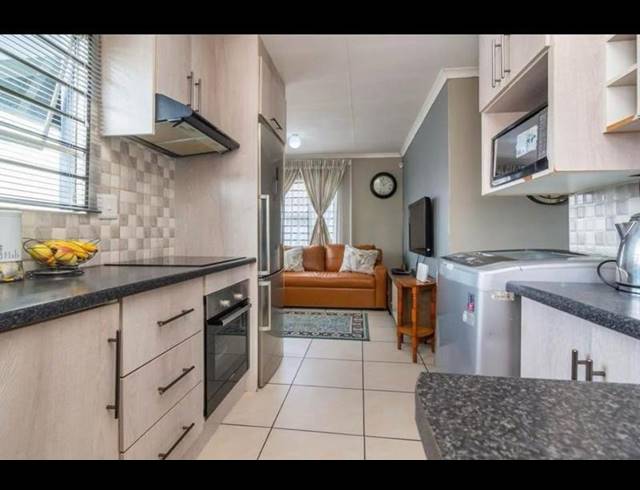 3 BEDROOM PROPERTY TO RENT IN FLEURHOF